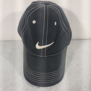 NIKE Black Baseball Hat Lightweight Adjustable Back